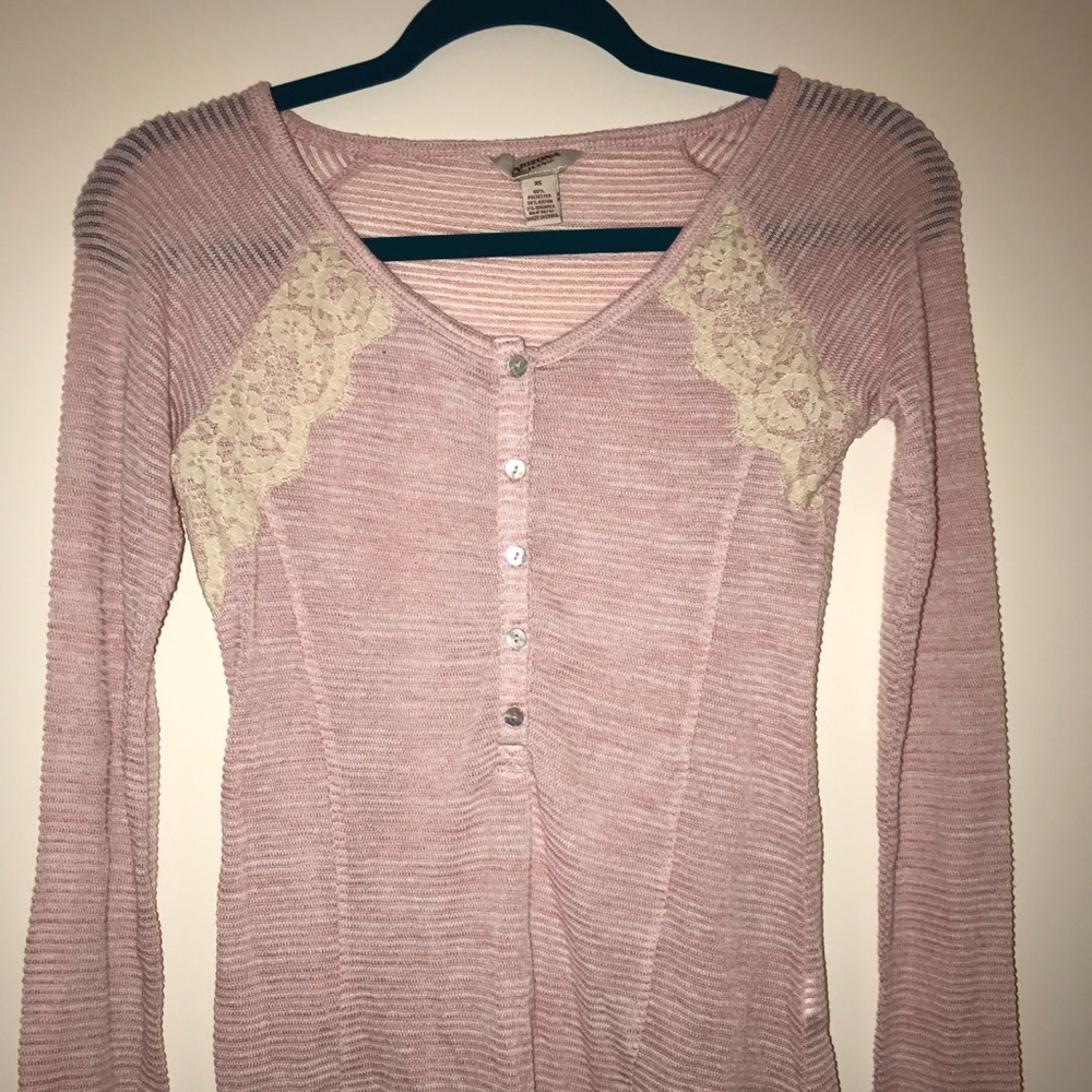 Lacey buttoned long sleeve